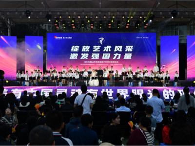 眉山東坡區(qū)青少年藝術(shù)盛會(huì)啟幕，鷹皇科技匠心打造舞臺(tái)音畫盛宴