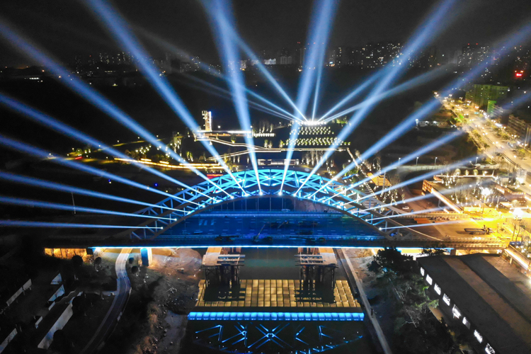 防水搖頭光束燈賦能文旅夜游新體驗