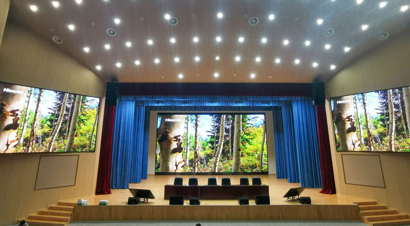 成都鷹皇科技承建成都市第二十中學(xué)多功能廳舞臺(tái)燈光、音響、LED顯示屏及會(huì)議系統(tǒng)工程