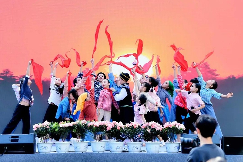 學(xué)校活動(dòng)慶典舞臺燈光音響視頻租賃